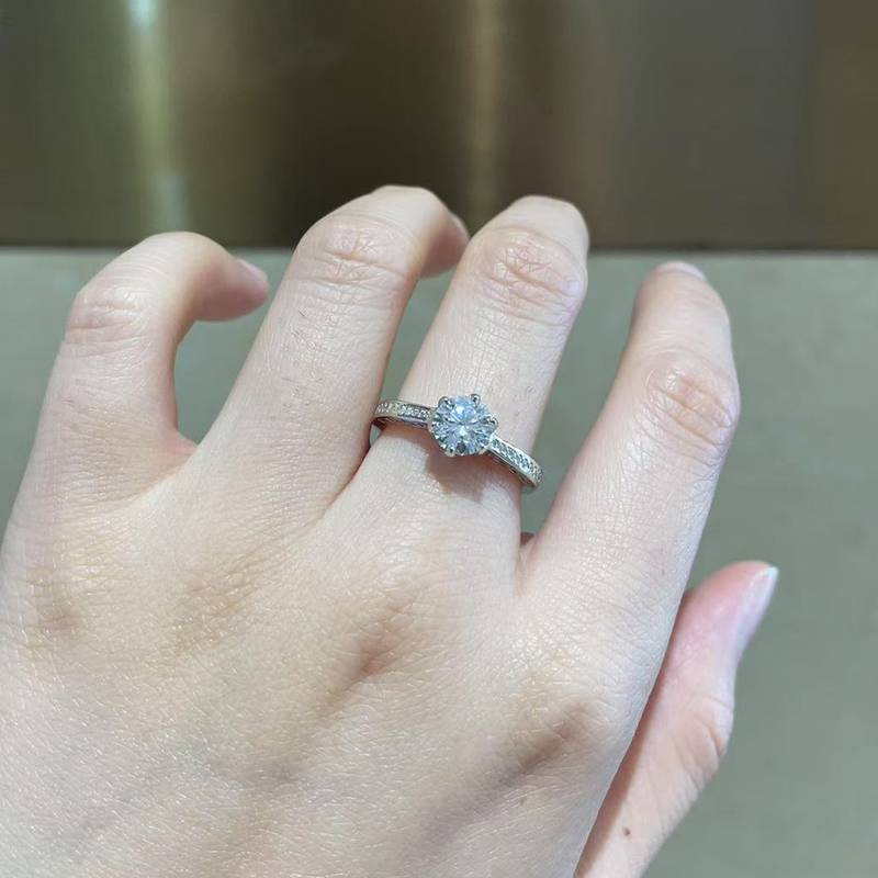 单头Women's RingS925银镀白金定制选款主石Moissanite1.0ct/副石高碳钻